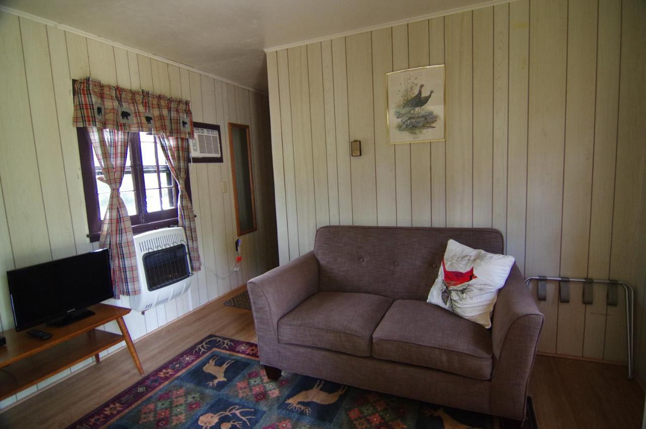 Moreno'S Adirondack Cabins Saranac Lake Exterior photo