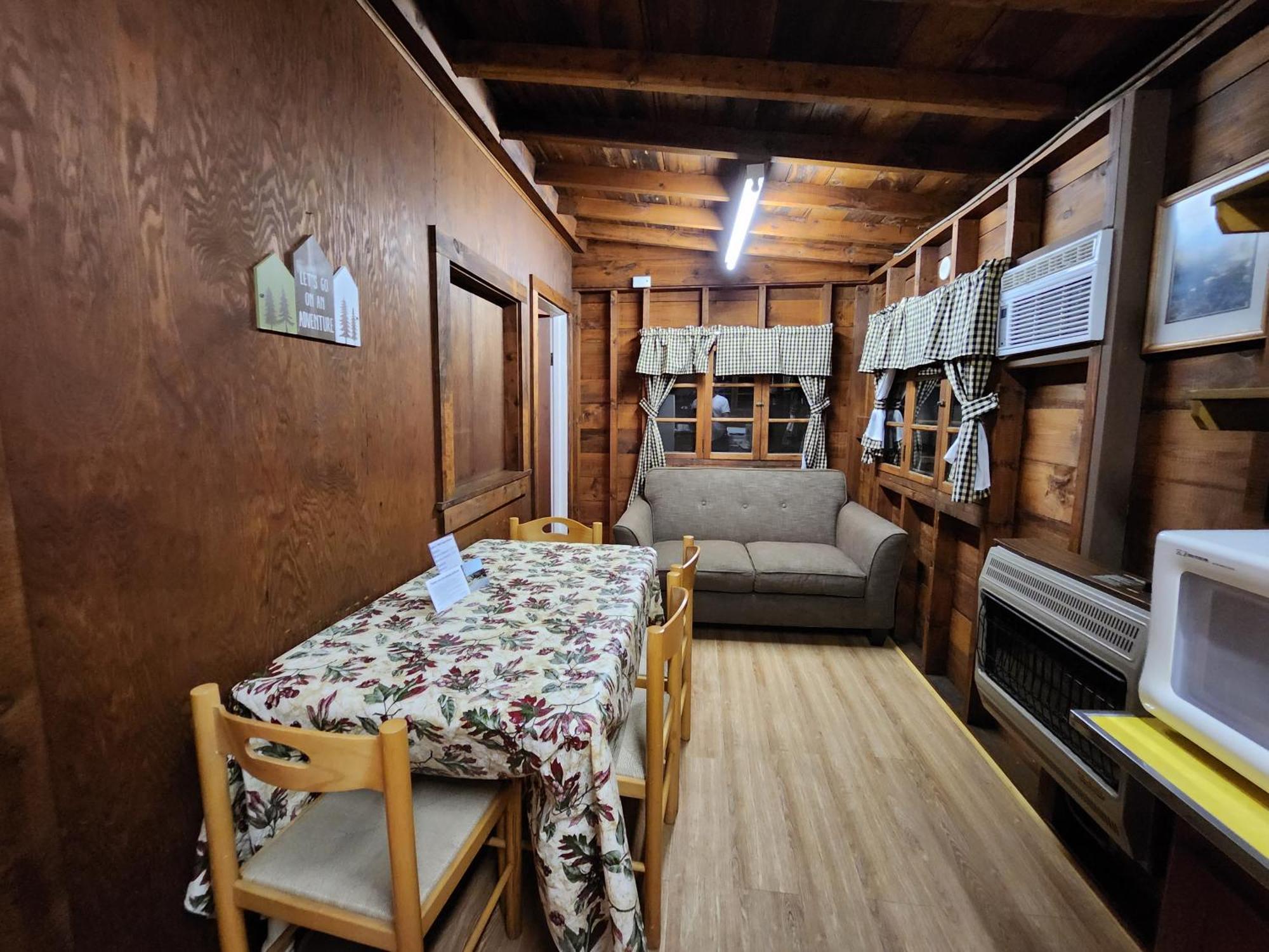 Moreno'S Adirondack Cabins Saranac Lake Exterior photo