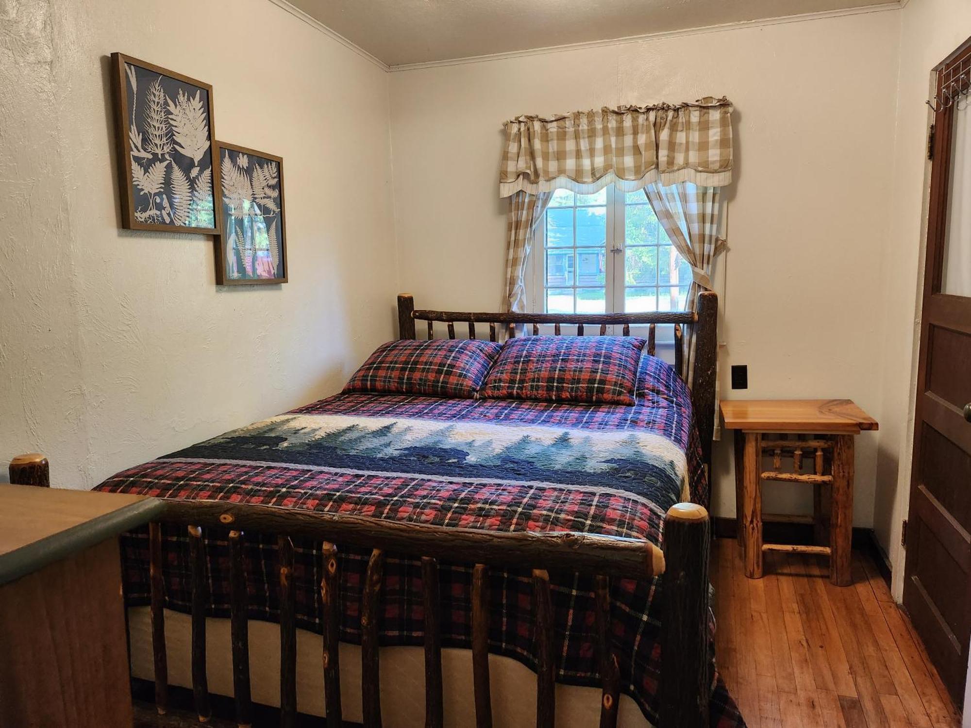 Moreno'S Adirondack Cabins Saranac Lake Exterior photo