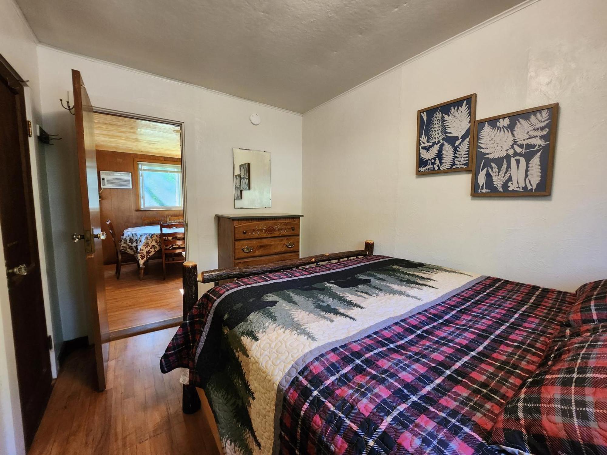 Moreno'S Adirondack Cabins Saranac Lake Exterior photo