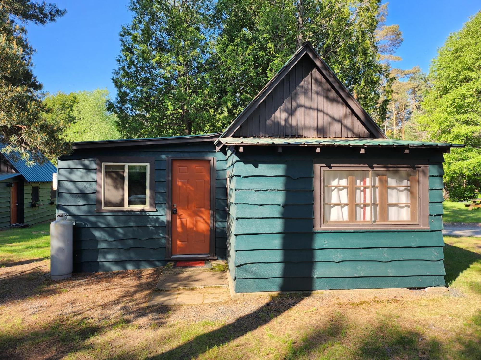 Moreno'S Adirondack Cabins Saranac Lake Exterior photo