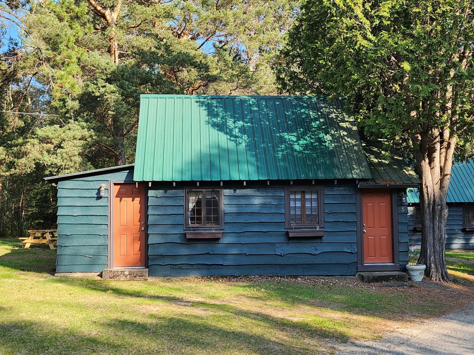 Moreno'S Adirondack Cabins Saranac Lake Exterior photo